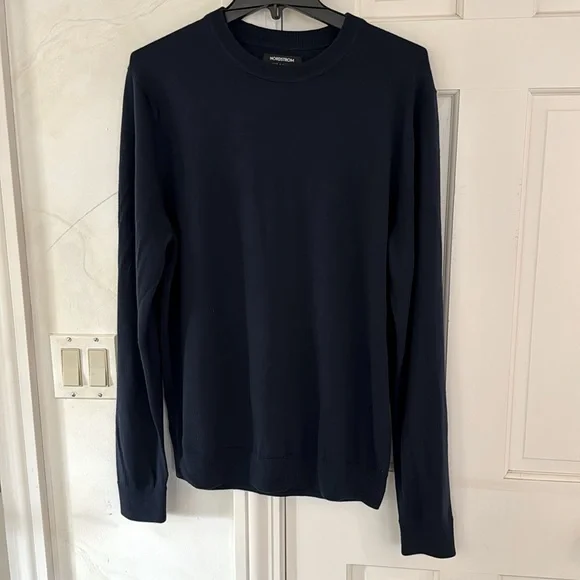 washable 100%merino sweater, dark navy. new.